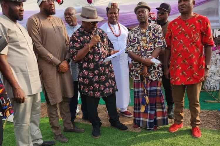 Osita Offor (Ikenga Gburugburu) received by Mayor of Ohafia, David Ogba